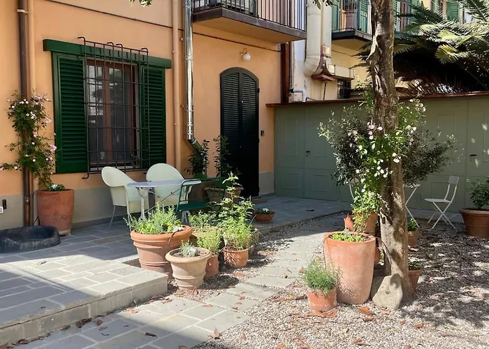 Pensionat Notes Of - Stylish In An Authentic Area Florens