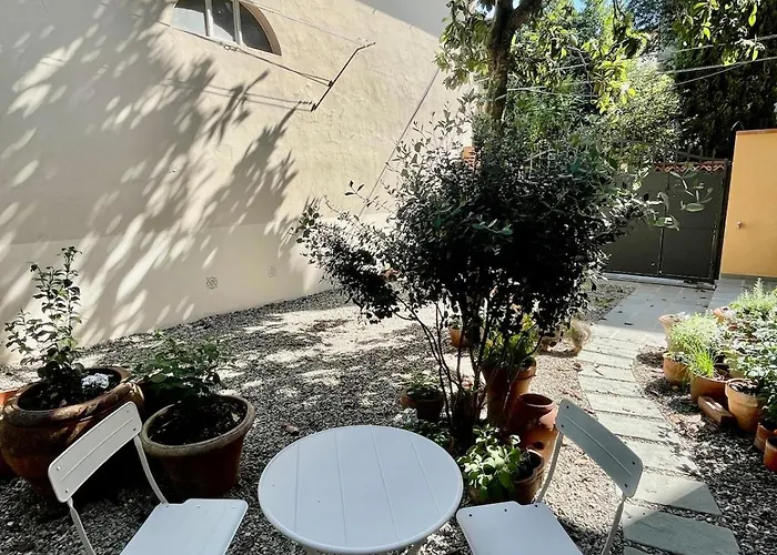 Notes Of - Stylish In An Authentic Area Florens